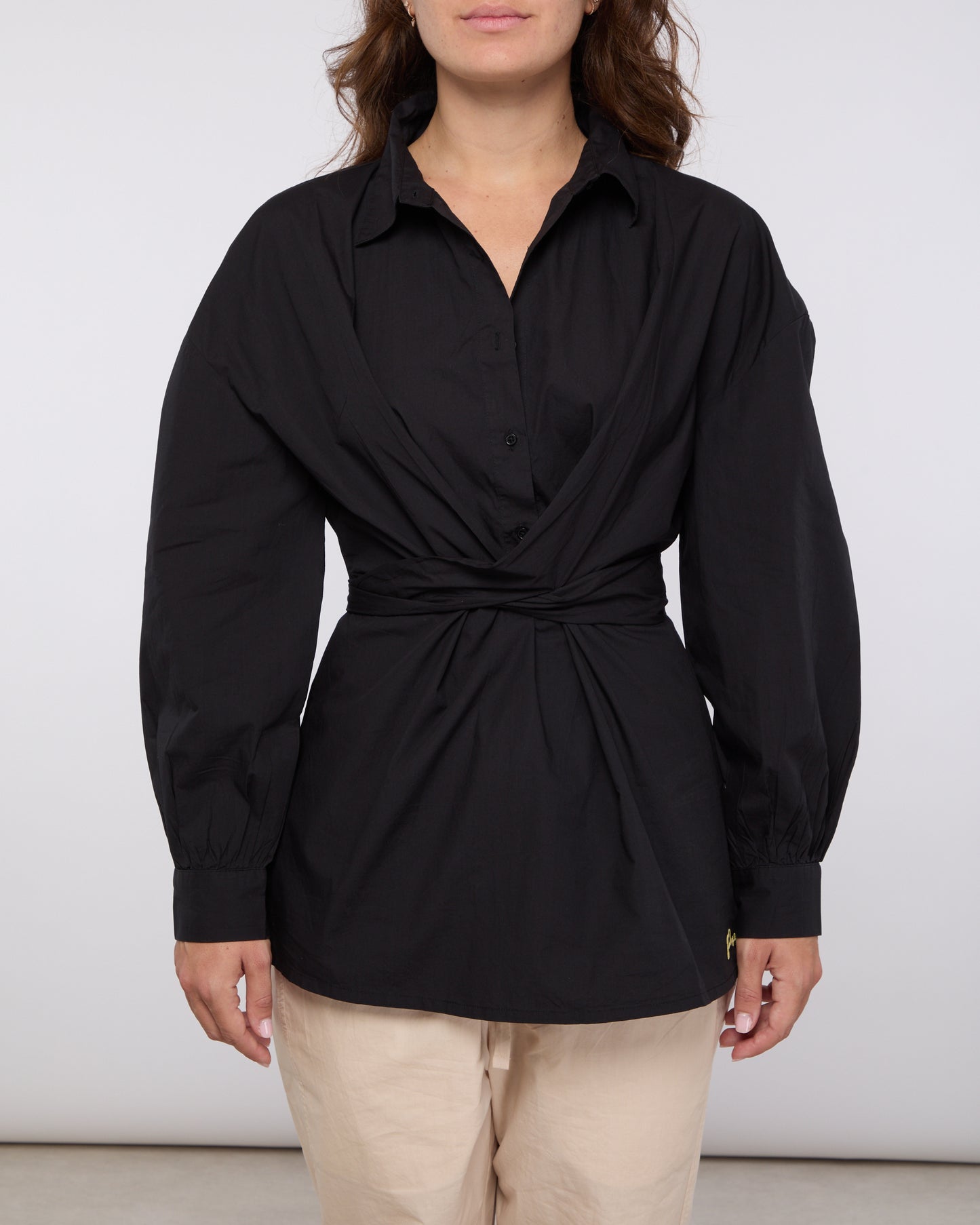Noir F DW004 1